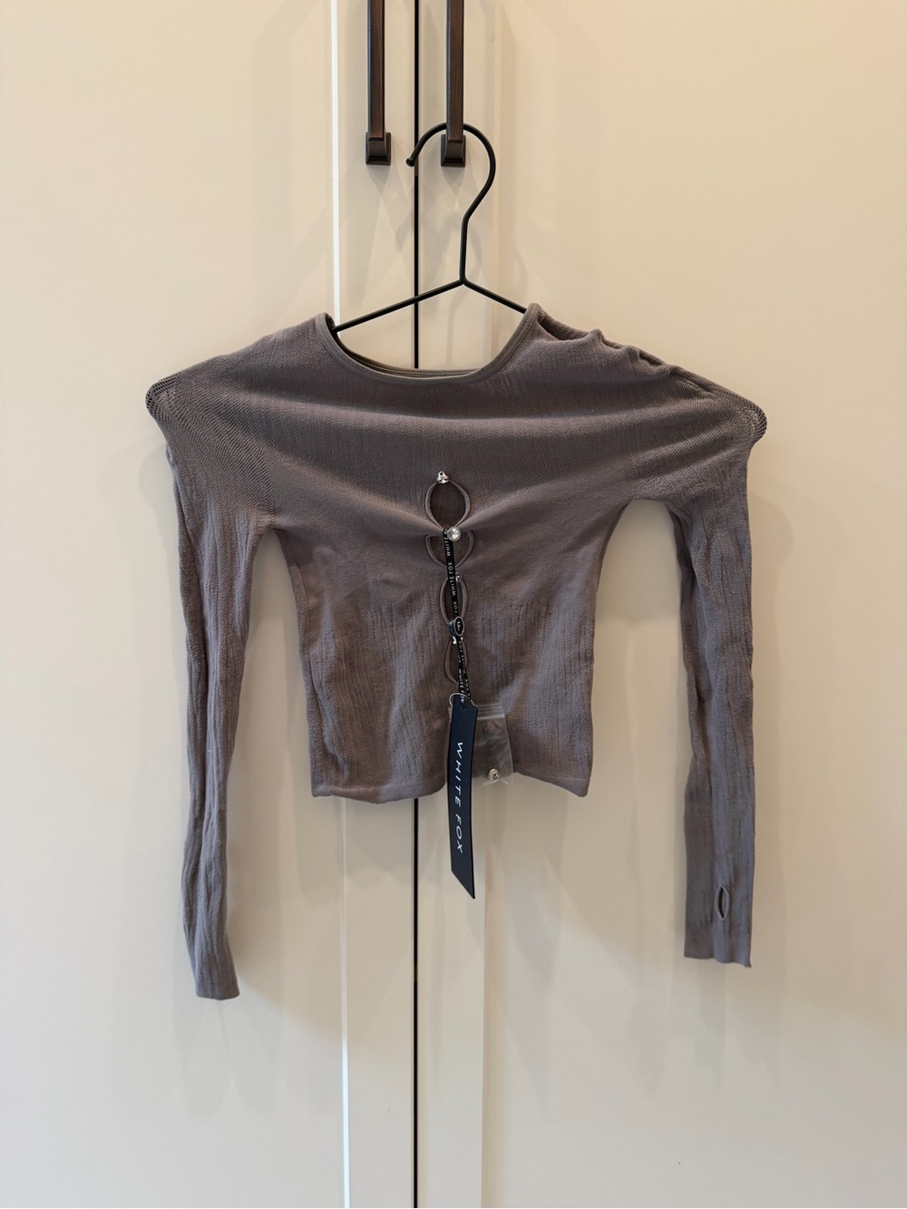 Whitefox Charcoal Gray Ribbed Long-Sleeve Crop Top with Ring Chain